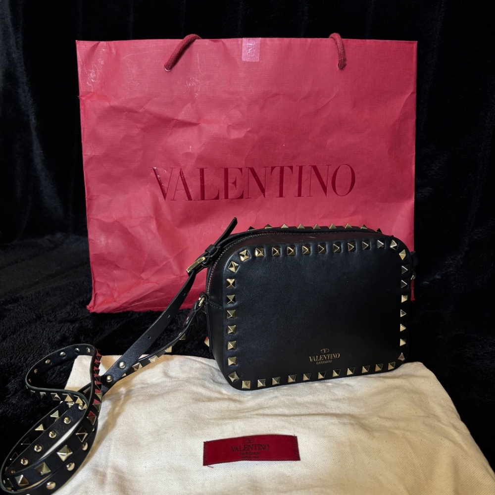 Valentino Garavani Black Leather Rockstud Bag – Excellent Condition – Authentic